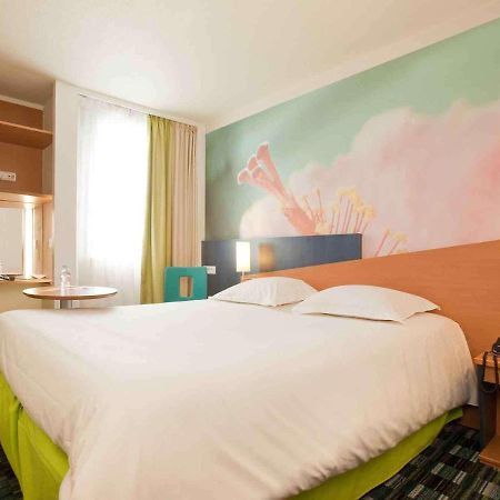 Отель Ibis Styles Orleans Ла-Шапель-Сен-Мемен Экстерьер фото