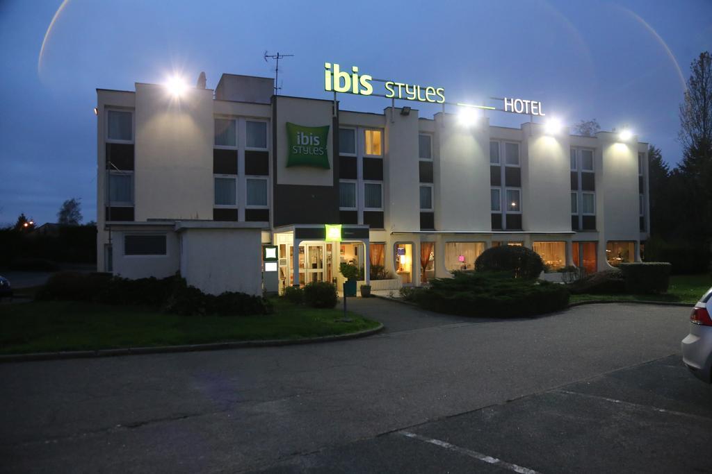 Отель Ibis Styles Orleans Ла-Шапель-Сен-Мемен Экстерьер фото