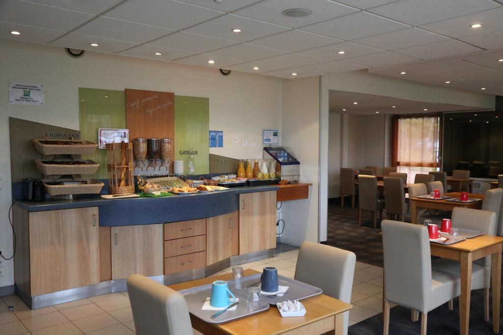 Отель Ibis Styles Orleans Ла-Шапель-Сен-Мемен Экстерьер фото