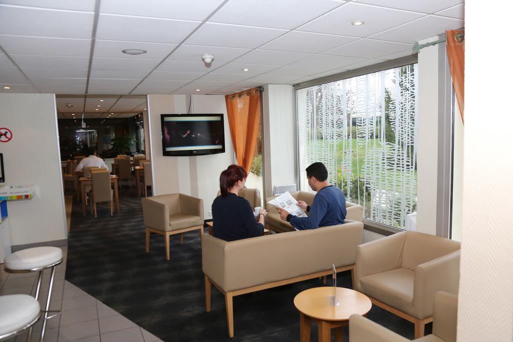 Отель Ibis Styles Orleans Ла-Шапель-Сен-Мемен Экстерьер фото