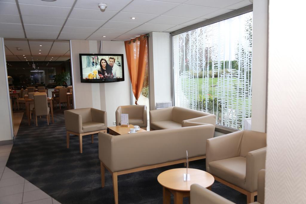 Отель Ibis Styles Orleans Ла-Шапель-Сен-Мемен Экстерьер фото