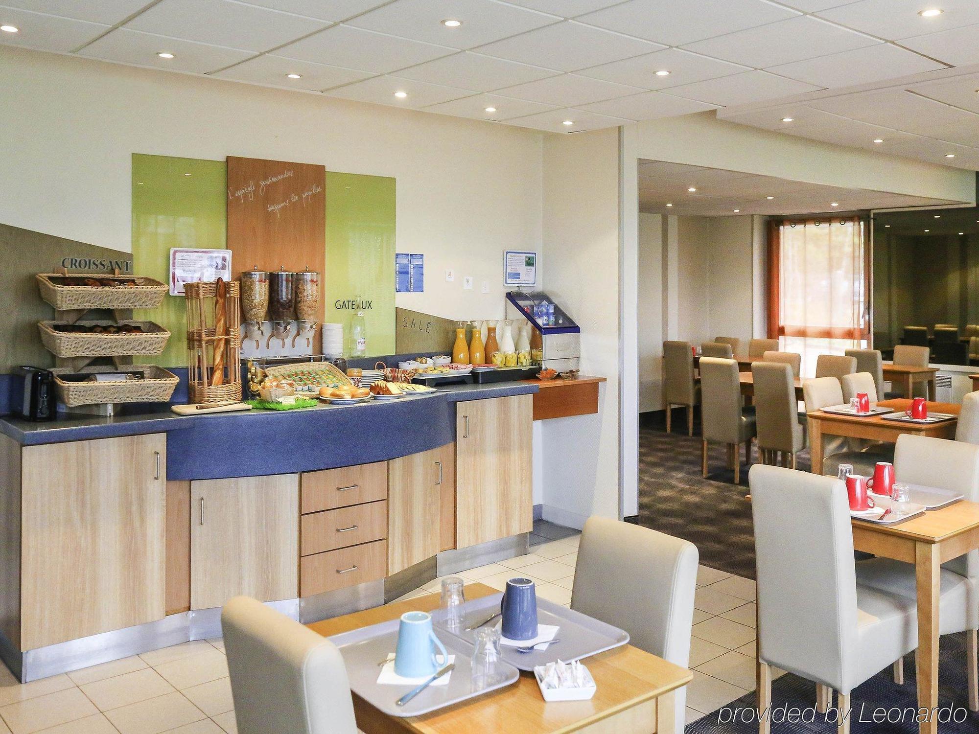 Отель Ibis Styles Orleans Ла-Шапель-Сен-Мемен Экстерьер фото
