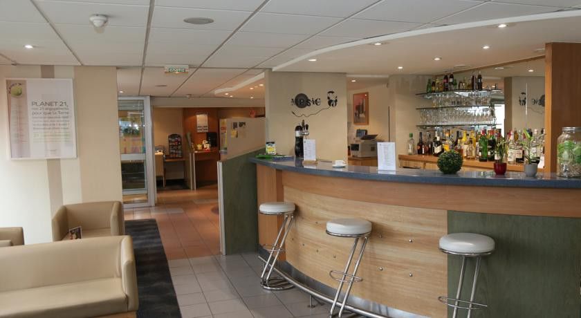 Отель Ibis Styles Orleans Ла-Шапель-Сен-Мемен Экстерьер фото