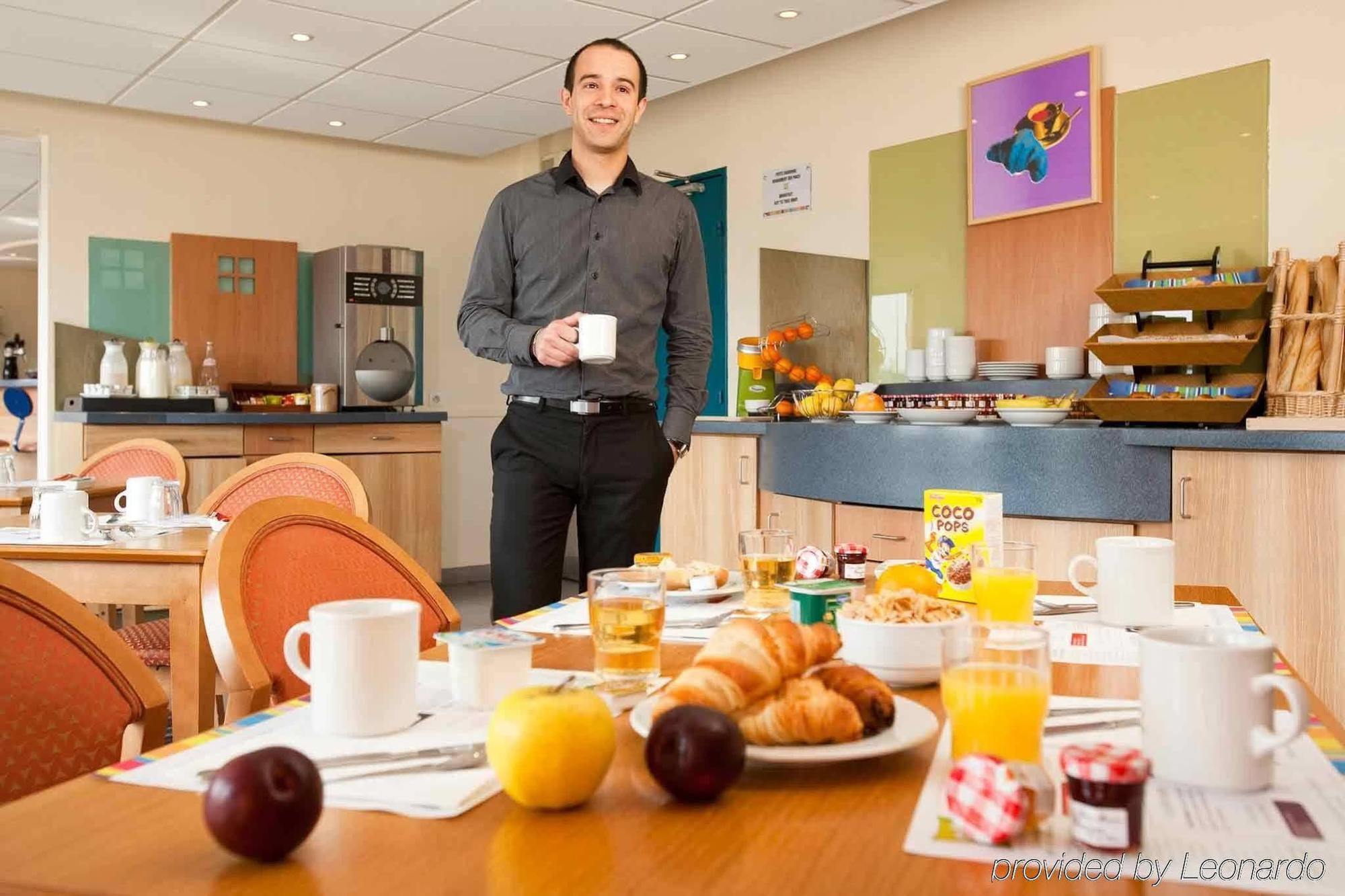 Отель Ibis Styles Orleans Ла-Шапель-Сен-Мемен Экстерьер фото