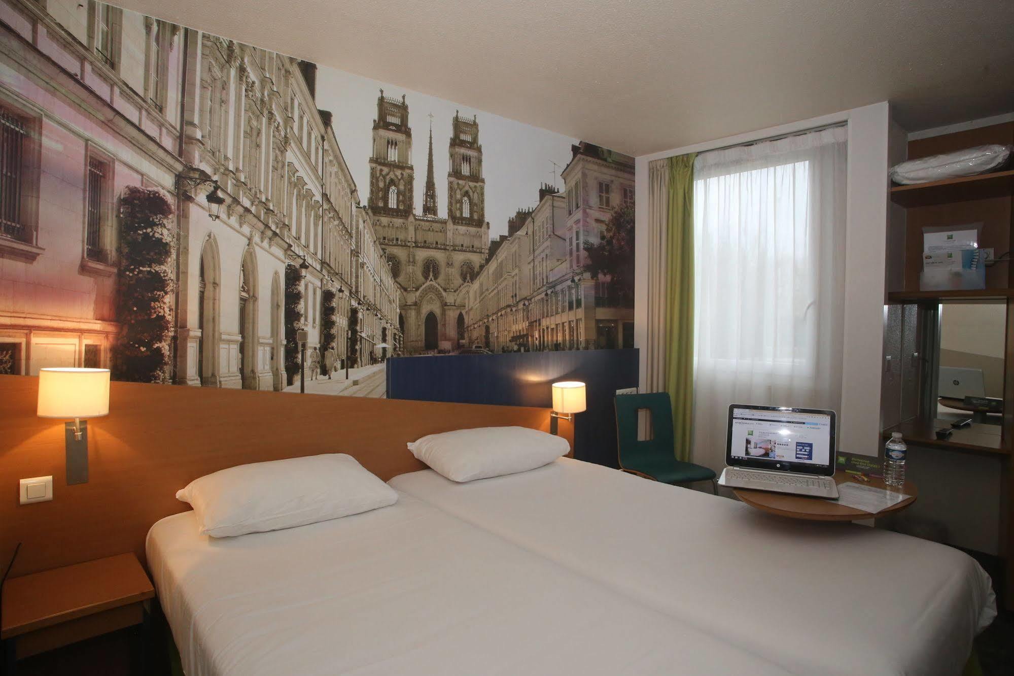 Отель Ibis Styles Orleans Ла-Шапель-Сен-Мемен Экстерьер фото