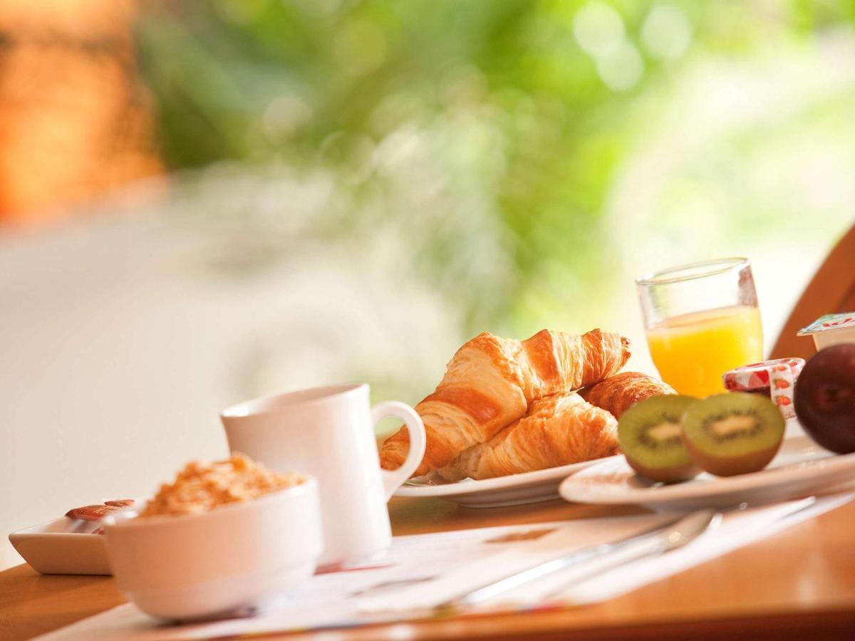 Отель Ibis Styles Orleans Ла-Шапель-Сен-Мемен Экстерьер фото