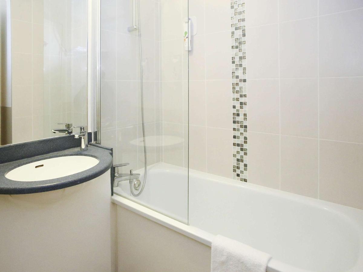 Отель Ibis Styles Orleans Ла-Шапель-Сен-Мемен Экстерьер фото